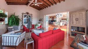 villa-12631974801679600421.jpg