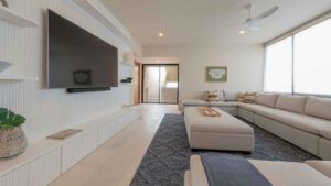 villa-5871660031741282532.jpg