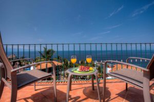 villa-95870917331679942857.jpg