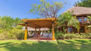 villa-6209694771681589672.jpg