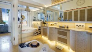 villa-31925159521682367880.jpg