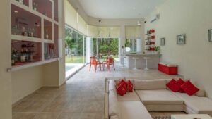 villa-66507552581682367433.jpg