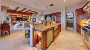 villa-83407982821681606031.jpg