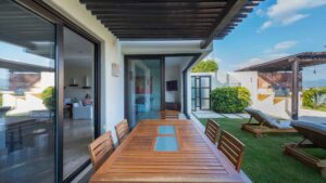 villa-90199422091767983244.jpg